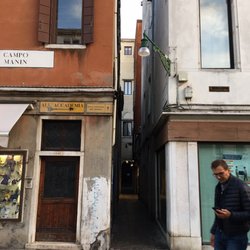 Hotel Centauro - The entrance is hidden down this narrow alley.  A little bit hard to find, but the location is great for walking around the San Marco area.