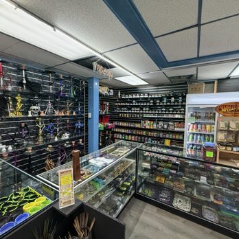 HAPPY SMOKE - Updated May 2026 - 23 Photos - 11109 Jefferson Ave, Newport  News, Virginia - Tobacco Shops - Phone Number