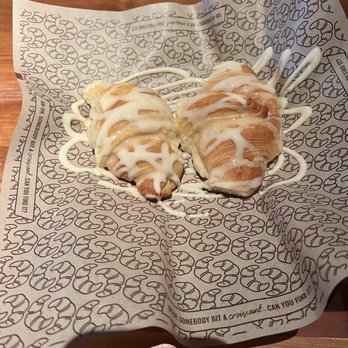 Cheddar's Scratch Kitchen - Honey Butter Croissants - Comfort Food Near Me - San Antonio, Texas Cheddar's Scratch Kitchen - Honey Butter Croissants - Comfort Food Near Me - San Antonio, Texas