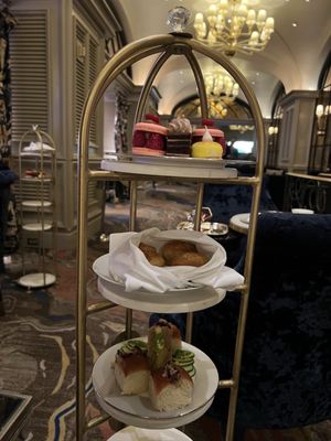 Petrossian Bar by null