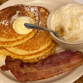 417 Union - Bananas Foster Pancakes - Breakfast & Brunch Near Me - Nashville, Tennessee