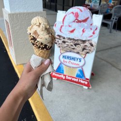 Howard's Hershey's Ice Cream - Needing a sweet treat after Hurricane Ian -$6 for peanut covered chocolate cone & 1 scoop