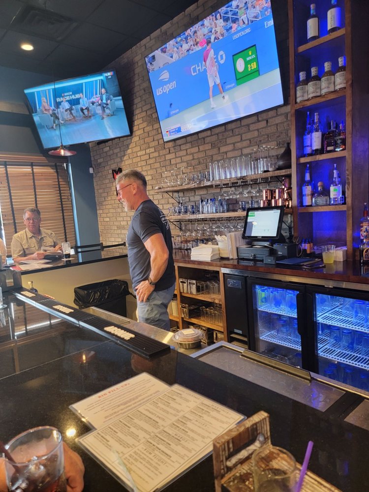 Spindle's Filling Station, Wilmington Roadtrippers