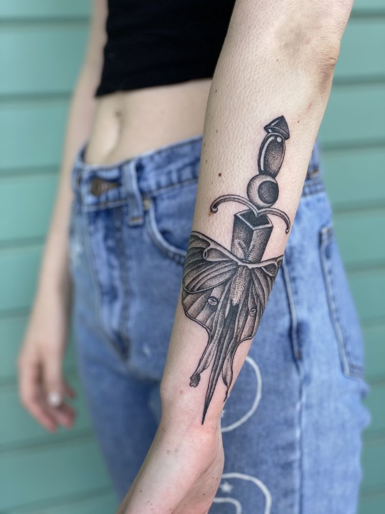 Petaluma Tattoo Logo