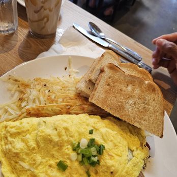 Broken Yolk Cafe - Meat lover omelet with hash browns and white bread toast - Breakfast & Brunch Near Me - Santee, California Broken Yolk Cafe - Meat lover omelet with hash browns and white bread toast - Breakfast & Brunch Near Me - Santee, California