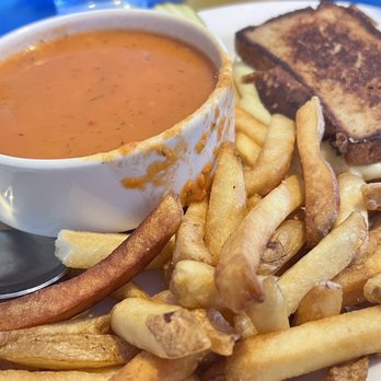 Monty's Blue Plate Diner - Tomato Grilled Cheese & Soup GF - Diners Near Me - Madison, Wisconsin