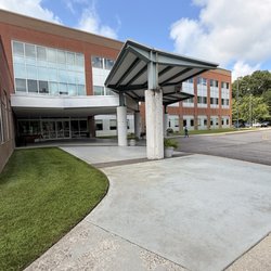 Bon Secours Medical Center - Drive around for patient drop off