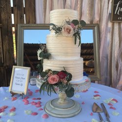 Moon Trail Custom Cakes