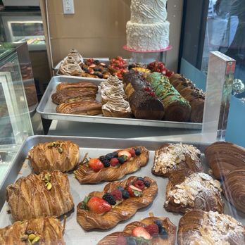 Le Belisse Cafe  - Desserts Near Me - Vancouver, British Columbia