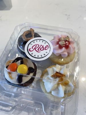 Rise Coffee & Bakery by null