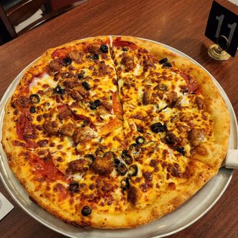 Razzís Pizzería - Razzi's Special (no mushrooms) - Pizza Near Me - Seattle, Washington Razzís Pizzería - Razzi's Special (no mushrooms) - Pizza Near Me - Seattle, Washington