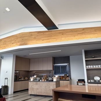 Alaska Lounge - C Concourse - Airport Lounges Near Me - Seattle, Washington