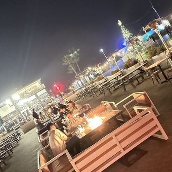 Vista - Warm festive vibe - Bars Near Me - Hermosa Beach, California