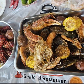 Crawfish Chef - 1 lb of crawfish and Combo 6 - Seafood Near Me - Seattle, Washington