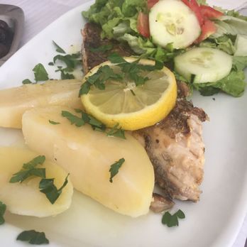 O Cantinho - Peixe - Mediterranean Near Me - Lisbon, 11