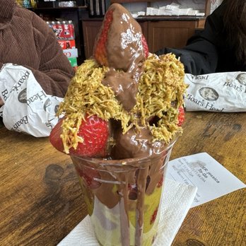 Yonkers Cafe - Dubai Chocolate Strawberry Cup - Coffee & Tea Near Me - San Francisco, California Yonkers Cafe - Dubai Chocolate Strawberry Cup - Coffee & Tea Near Me - San Francisco, California