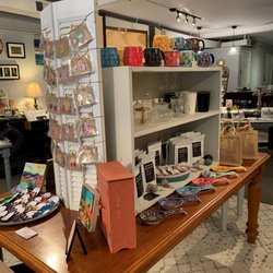 Belvue & Paris - Wide selection of tea infusers, mugs, and tea pots. Sweeten your tea with our Honey Sugar cubes!