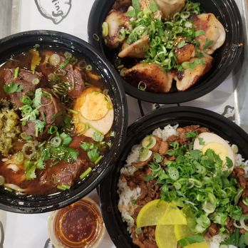 Yumpling - Beef noodle soup, pork rice and chives and pork dumplings - Taiwanese Near Me - Long Island City, New York Yumpling - Beef noodle soup, pork rice and chives and pork dumplings - Taiwanese Near Me - Long Island City, New York