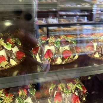 Capri Bakery - Desserts - Bakeries Near Me - Seaford, New York