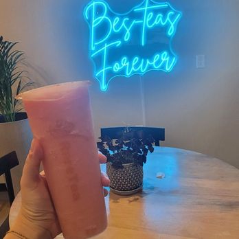 RareTea - Strawberry smoothie - Bubble Tea Near Me - Aurora, Colorado