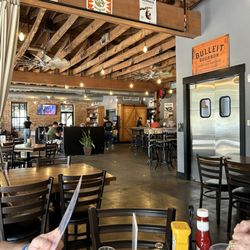 Vinson's Pub And Eatery - Interior of the restaurant
