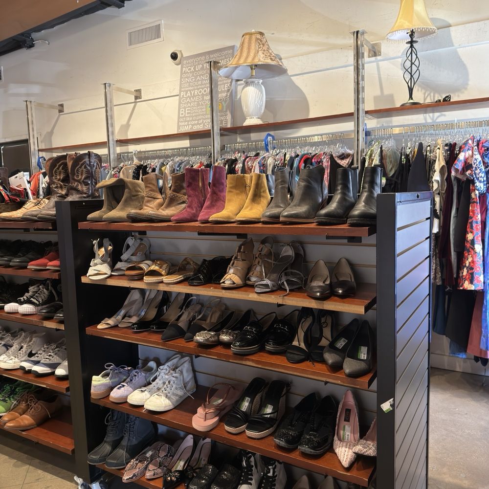 Goodwill Central Texas - Westbank - Goodwill - Thrift Stores Near Me - Austin, Texas Goodwill Central Texas - Westbank - Goodwill - Thrift Stores Near Me - Austin, Texas