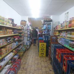 Wurst-Backwaren-Milch - Der Flur in der hintersten Ecke ist lang.