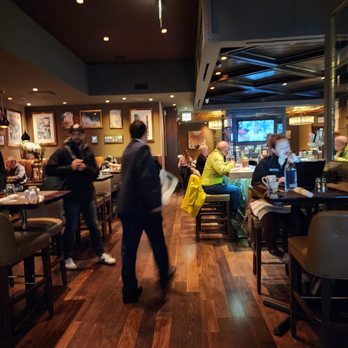 Roanoke - Cocktail Bars Near Me - Chicago, Illinois Roanoke - Cocktail Bars Near Me - Chicago, Illinois