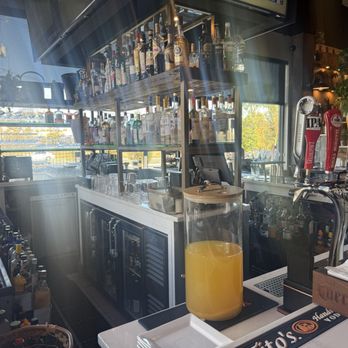 Angelina's Kitchen - Bar area - Italian Near Me - Woodbridge, New Jersey
