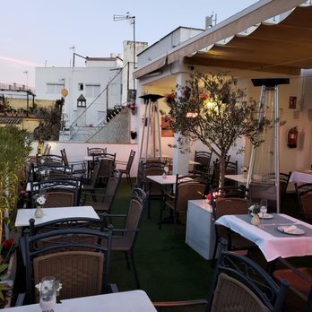Hotel Palacio Alcazar - Hotel rooftop terrace, breakfast buffet is served there - Hotels Near Me - Seville, SE Hotel Palacio Alcazar - Hotel rooftop terrace, breakfast buffet is served there - Hotels Near Me - Seville, SE