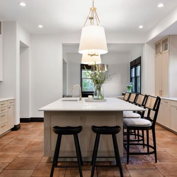 DT Custom Homes - a kitchen with a center island - General Contractors Near Me DT Custom Homes - a kitchen with a center island - General Contractors Near Me