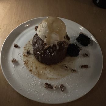 Lunetta Dining Room & Bar - Sticky toffee pudding - New American Near Me - Santa Monica, California