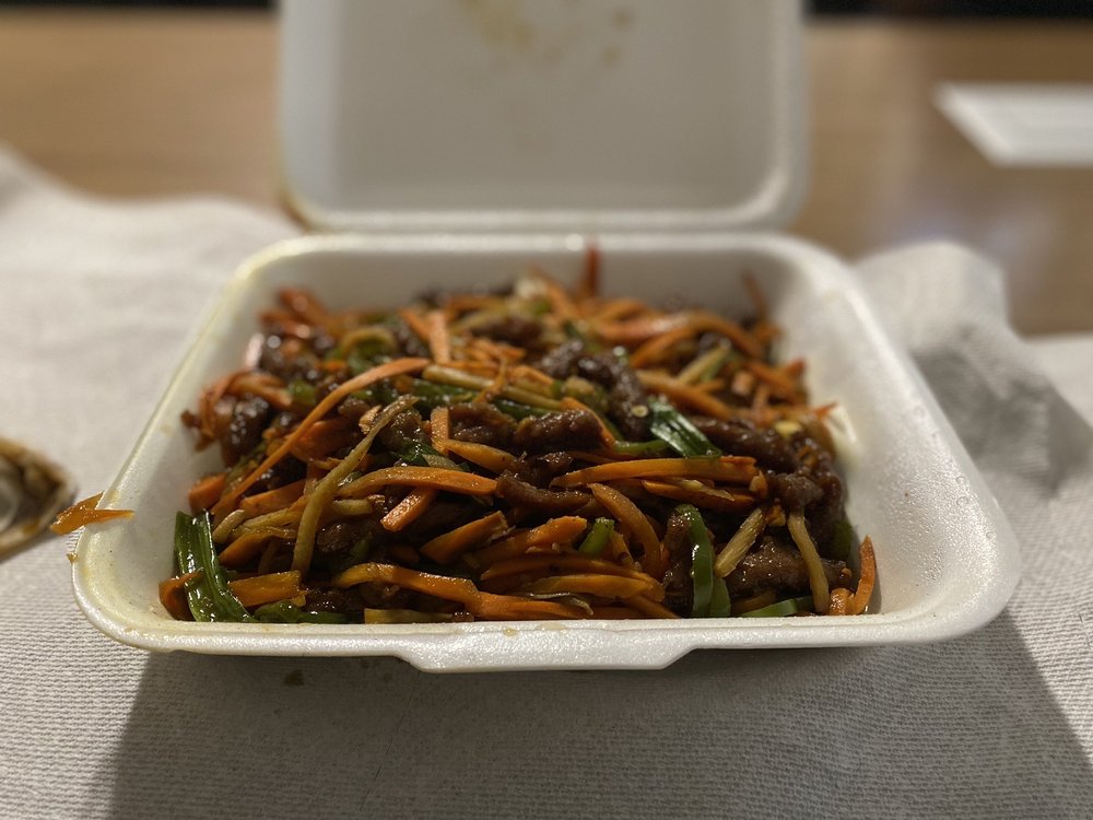 Lin's Chinese Cuisine At Windward Logo