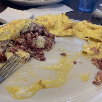 Nick's Cafe - Uncooked corn beef omelette - Breakfast & Brunch Near Me - Toledo, Ohio