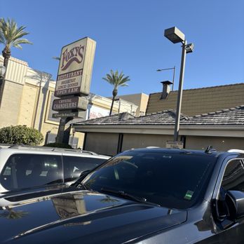 Foxy's Restaurant - Diners Near Me - Glendale, California