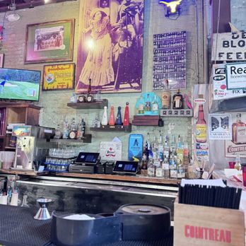 Güero's Taco Bar - Bar area - Mexican Near Me - Austin, Texas Güero's Taco Bar - Bar area - Mexican Near Me - Austin, Texas