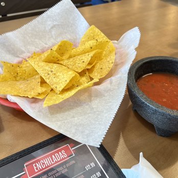 Fridas House Mexican Restaurant - Delicious salsa, they brought a second and more chips with no hesitation. What a delight. Splashed it all over beans, rice and taco. - Mexican Near Me - Casper, Wyoming