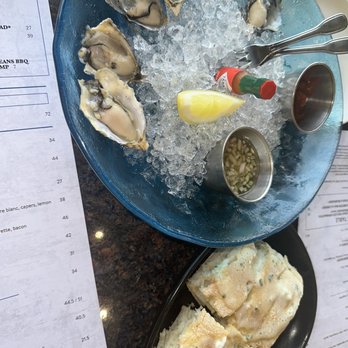 Skates On The Bay - Oysters and bread with garlic House Bread & Butter - Seafood Near Me - Berkeley, California