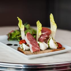 Frenchy's - Frenchy's Tartine "Noir de Bigorre" ham,mozzarella di Bufala,sucrine lettuce,sun-dried tomatoes and homemade pesto on grilled country bread