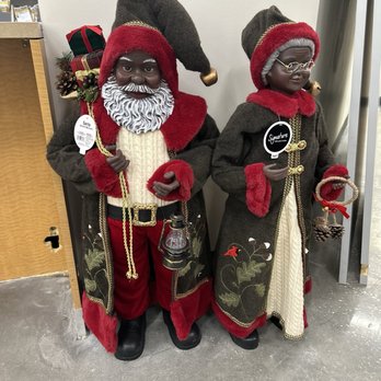 CVS Pharmacy - Mr. & Mrs. Clause - Pharmacy Near Me - Tampa, Florida