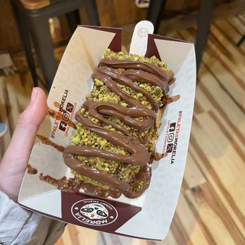 Morelia Gourmet Paletas - Sicilian Pistachio with hazelnut crunch dip, pistachio and graham cracker topping and Nutella drizzle - Desserts Near Me - Hoboken, New Jersey