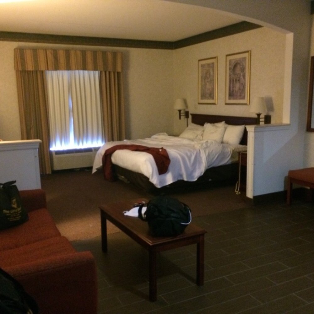 Comfort Suites Newark - Harrison - Excuse my messy bed - Hotels Near Me - Newark, New Jersey Comfort Suites Newark - Harrison - Excuse my messy bed - Hotels Near Me - Newark, New Jersey