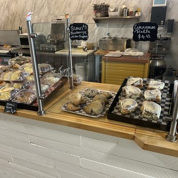 Fluff Bake Shop - Bakeries Near Me - Noblesville, Indiana