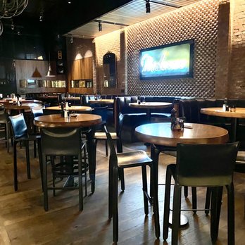 JOEY Bentall One - The deserted back area bar - Canadian (New) Near Me - Vancouver, British Columbia