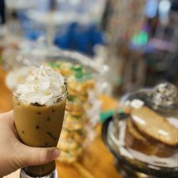 The 905 Cafe - Iced latte