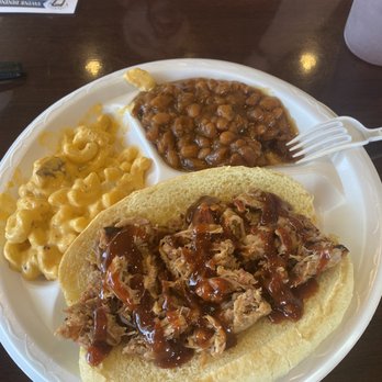 Swine Dining BBQ - Pulled Pork Sandwich, Smoked Beans, Mac & Cheese - Barbeque Near Me - Bellevue, Nebraska