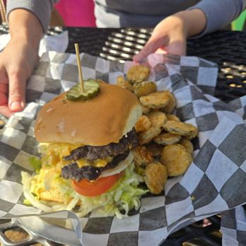 Rogers Roundhouse - Burger and fried pickles - Beer Gardens Near Me - Fort Worth, Texas