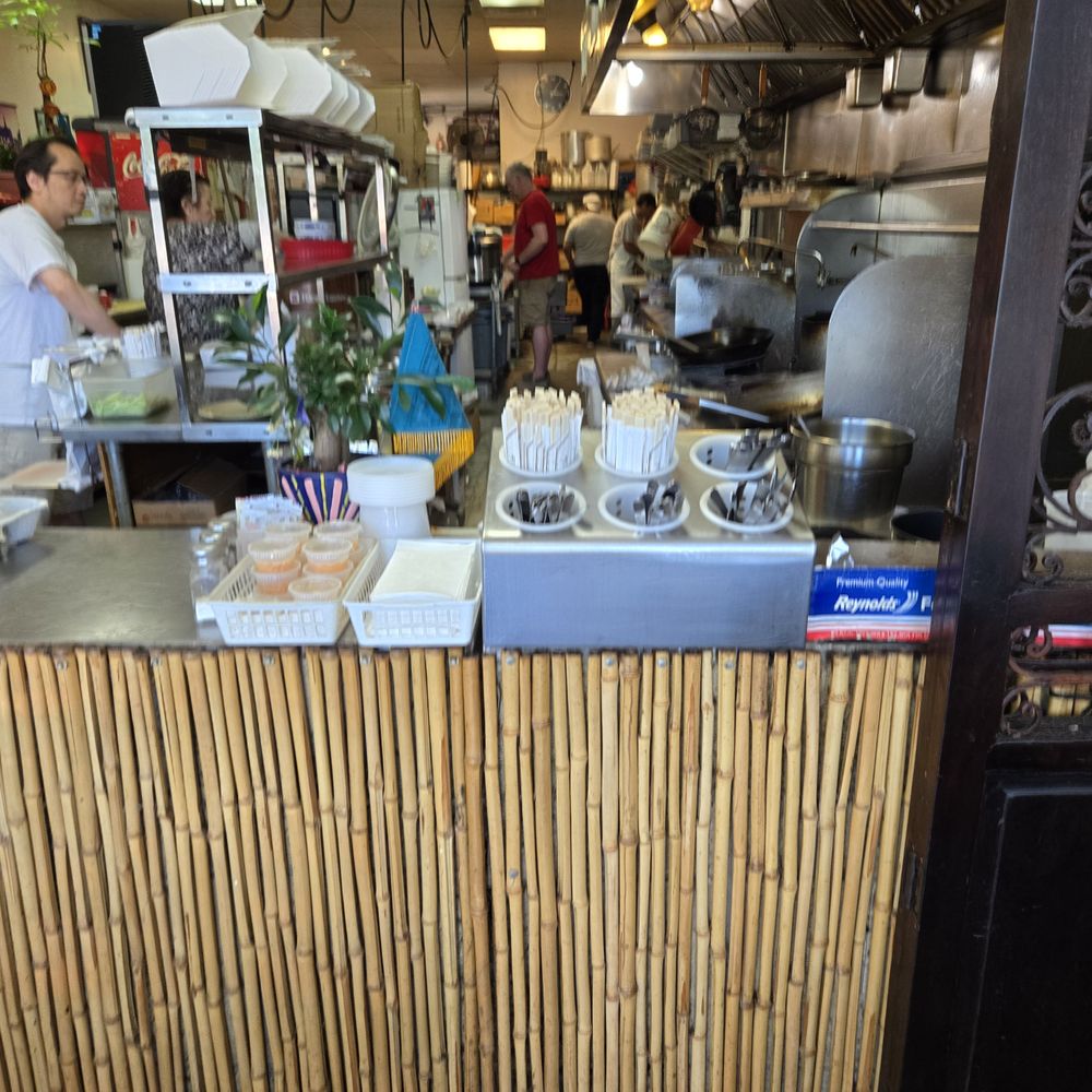 1-2-3 Thai Food - Be sure to spot where the extra utensils, chopsticks and other stuff are kept - Thai Near Me - Port Townsend, Washington