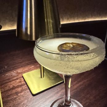 Good Bar - Lemon drop martini - Burgers Near Me - Dallas, Texas Good Bar - Lemon drop martini - Burgers Near Me - Dallas, Texas