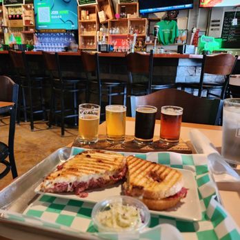 Stephie's Pub & Irish Eatery - Irish corned beef ... delicious!! - Irish Pub Near Me - Apopka, Florida